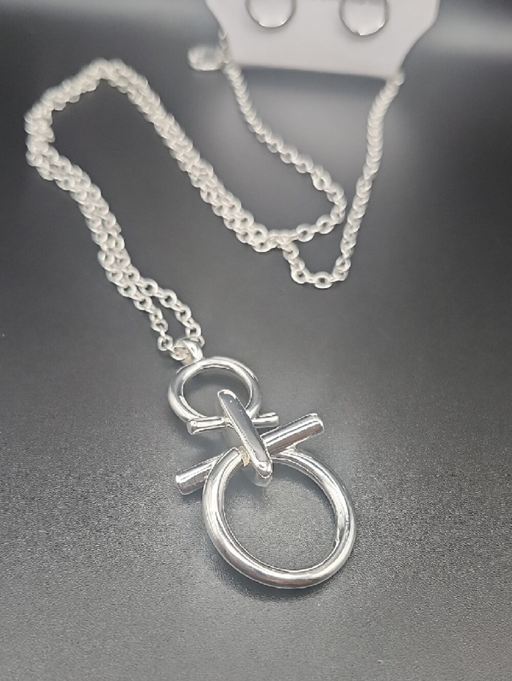 Liz Claiborne Silver Linked Circle Pendant Necklace with Matching Earrings - Picture 4 of 4